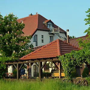 3 Linden Hotell